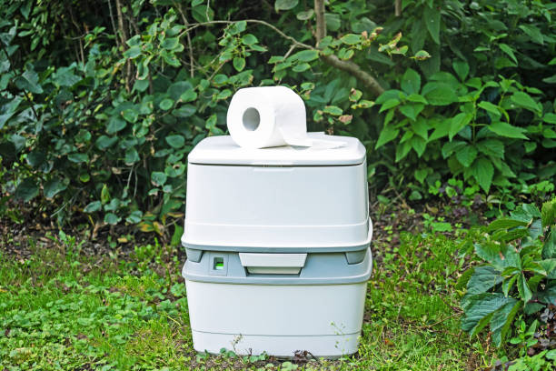 Best Portable restroom trailer rental  in Sterling, IL