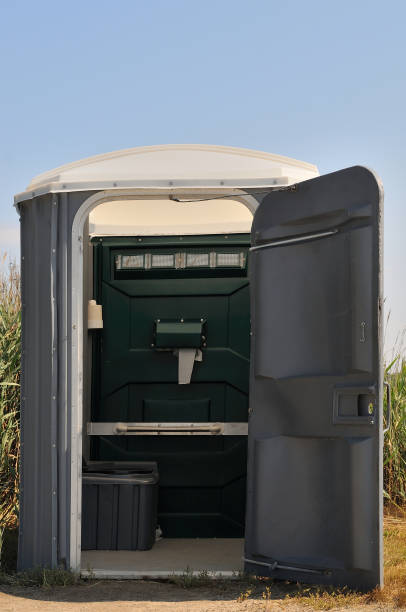 Best Porta potty rental near me  in Sterling, IL