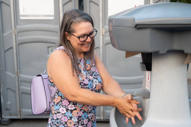 Best Luxury portable toilet rental  in Sterling, IL